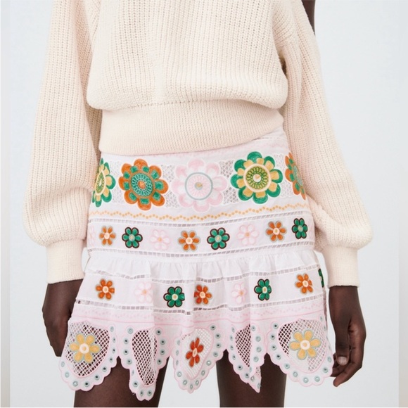NWT Zara White Floral Embroidered Skorts - Picture 4 of 15